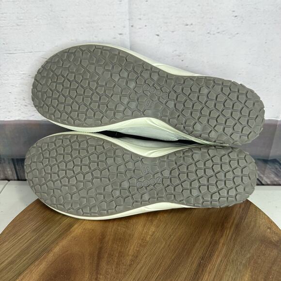 Ecco Mary Jane Shoe Womens 7 Gray Comfort Cushion Biom Flat Slip on Leather - Picture 10 of 14